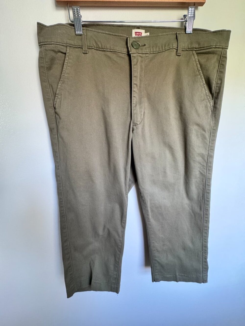 Levi’s Women’s Olive Green Chino Pants Size 12 Straight Leg Casual Khaki - Picture 2 of 8